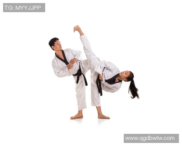 跆拳道技术与精神的完美融合:探索传统武术在现代社会中的发展与应用 跆拳道技术与精神的完美融合:探索传统武术在现代社会中的发展与应用